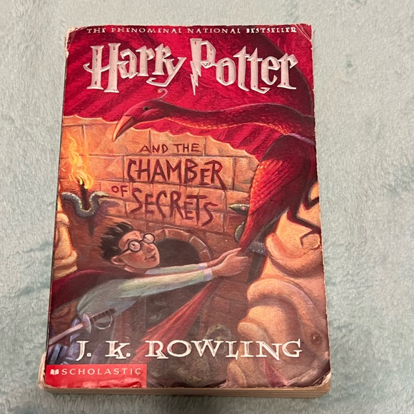 Harry Potter and The Chamber of Secrets Book - Picture 1 of 3